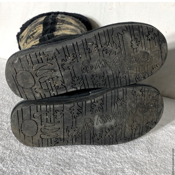 Bearpaw Black Tan Jacquard Deer Print Boots 8 - Picture 11 of 15